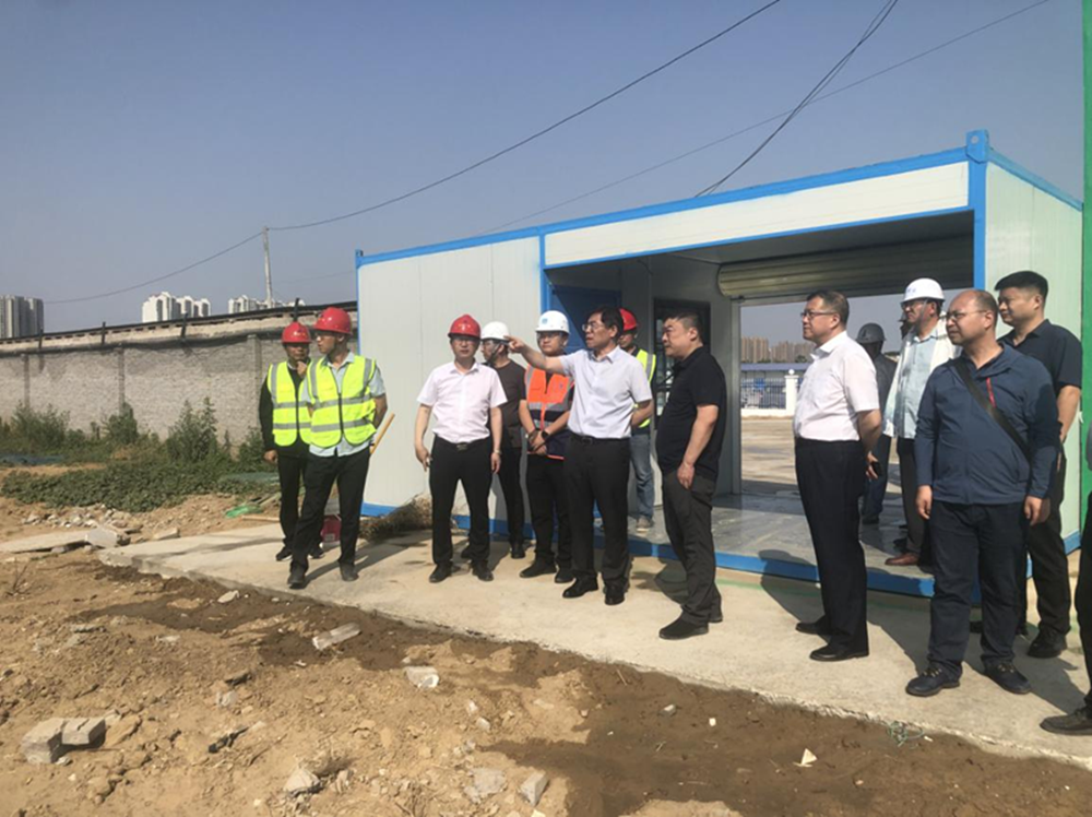 鄭州市建設(shè)投資集團(tuán)有限公司黨委書記、董事長汪洋到侯寨新鎮(zhèn)區(qū)安置區(qū)調(diào)研項目建設(shè)工作
